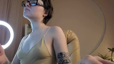 Kira online show from 02/21/25, 06:48