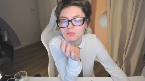 Kira online show from 02/23/25, 10:09