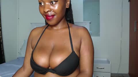 Snapshot of sweetice_01 chatting on 03/01/25, 09:37 euny online show from 03/01/25, 09:37