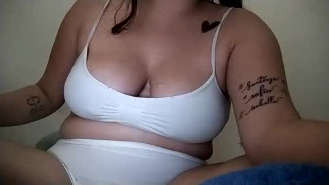 Ana Mara  i cant Make noise My family is here  online show from 10/16/25, 05:19