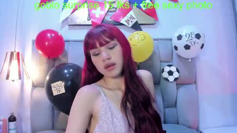 Snapshot of sweetie_aly chatting on 06/24/26, 01:43 sweetie_aly online show from 06/24/26, 01:43