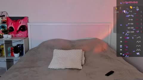 Hannah online show from 09/26/25, 02:21