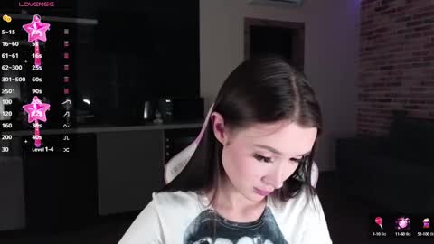 Snapshot of sweetiebones chatting on 12/20/24, 11:00 bratty gf online show from 12/20/24, 11:00