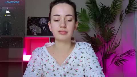 Snapshot of sweetiekendl chatting on 05/27/26, 11:35 Kendl online show from 05/27/26, 11:35