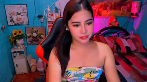 Snapshot of sweetienicole chatting on 12/12/24, 05:04 Nicole online show from 12/12/24, 05:04