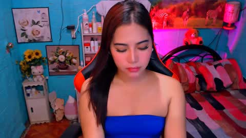 Snapshot of sweetienicole chatting on 12/12/24, 08:10 Nicole online show from 12/12/24, 08:10