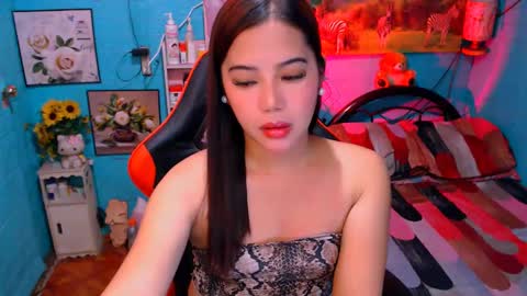 Snapshot of sweetienicole chatting on 12/16/24, 10:13 Nicole online show from 12/16/24, 10:13