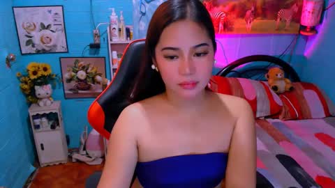 Snapshot of sweetienicole chatting on 01/28/25, 04:39 Nicole online show from 01/28/25, 04:39