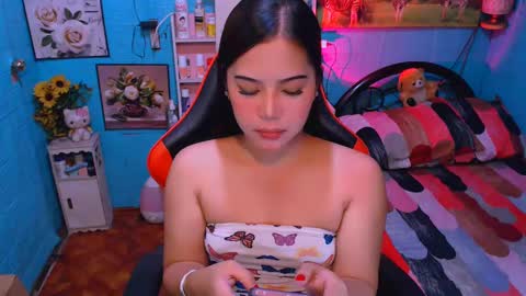 Snapshot of sweetienicole chatting on 02/19/25, 08:01 Nicole online show from 02/19/25, 08:01