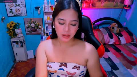 Snapshot of sweetienicole chatting on 02/28/25, 09:12 Nicole online show from 02/28/25, 09:12