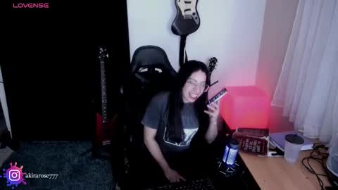 Snapshot of sweetkisses11 chatting on 02/20/26, 08:05 Akirarose777 online show from 02/20/26, 08:05