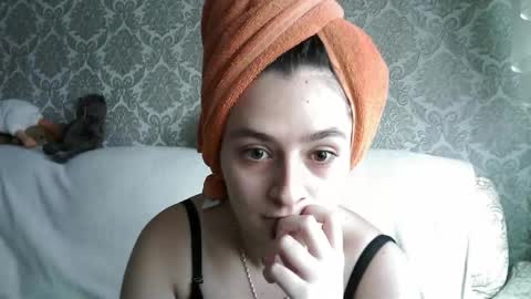 Snapshot of sweetliaison chatting on 10/30/25, 09:22 sweetliaison online show from 10/30/25, 09:22