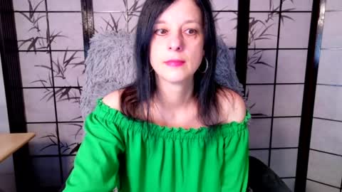 Snapshot of sweetlonglips_ chatting on 06/07/26, 08:18 JenJenny online show from 06/07/26, 08:18