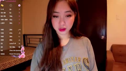 Zoe online show from 11/09/25, 01:59