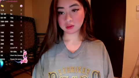 Snapshot of sweetlovepinay04 chatting on 07/07/26, 01:48 Zoe online show from 07/07/26, 01:48