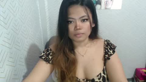 Snapshot of sweetlover_nicole chatting on 07/25/26, 01:04 NICOLE online show from 07/25/26, 01:04