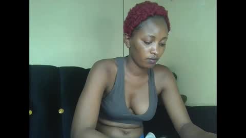 Snapshot of sweetmama06 chatting on 10/21/25, 09:43 sweetmama06 online show from 10/21/25, 09:43