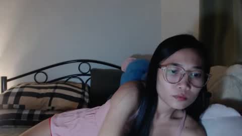 sweetmeeoowe_69 online show from 03/22/26, 07:28