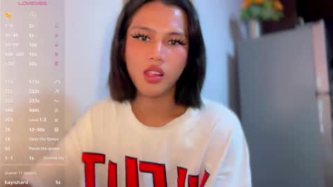 Nia online show from 04/21/26, 12:34