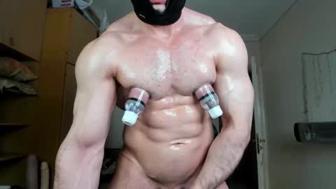 Snapshot of sweetmuscles_boy chatting on 05/08/26, 04:12 Lorenzo online show from 05/08/26, 04:12