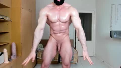 Snapshot of sweetmuscles_boy chatting on 05/20/26, 03:56 Lorenzo online show from 05/20/26, 03:56