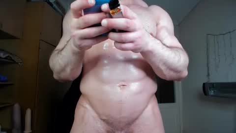 Snapshot of sweetmuscles_boy chatting on 05/27/26, 07:55 Lorenzo online show from 05/27/26, 07:55