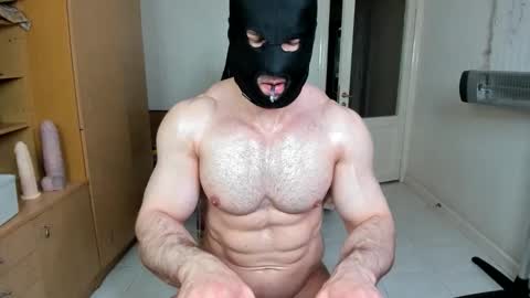 Snapshot of sweetmuscles_boy chatting on 06/04/26, 04:51 Lorenzo online show from 06/04/26, 04:51