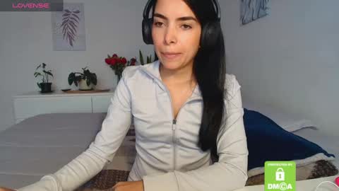 Sweet Mysterious online show from 11/19/25, 11:32