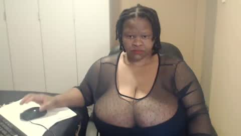 sweetnoziexxx online show from 10/28/25, 05:55