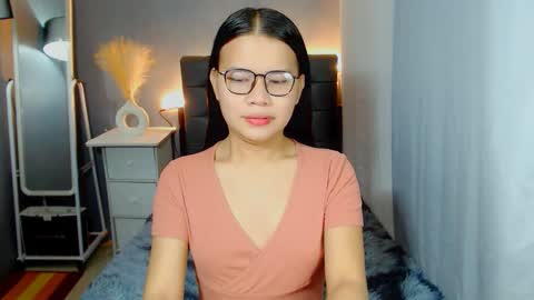 Snapshot of sweetnwildts chatting on 10/08/25, 01:03 Ghena online show from 10/08/25, 01:03