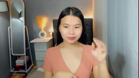 Snapshot of sweetnwildts chatting on 02/25/26, 12:04 Ghena online show from 02/25/26, 12:04