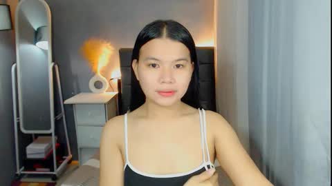 Snapshot of sweetnwildts chatting on 03/03/26, 01:28 Ghena online show from 03/03/26, 01:28