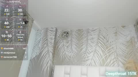 Snapshot of sweetpervert__ chatting on 01/18/25, 06:32 MIA online show from 01/18/25, 06:32