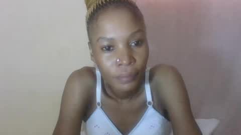 Snapshot of sweetpetite254 chatting on 07/08/26, 01:26 ESTHER online show from 07/08/26, 01:26