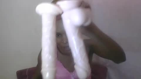 Snapshot of sweetpetite254 chatting on 07/14/26, 12:33 ESTHER online show from 07/14/26, 12:33