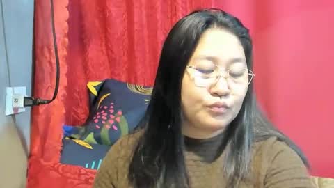 Snapshot of sweetpilipina88 chatting on 05/28/26, 10:34 MIA online show from 05/28/26, 10:34