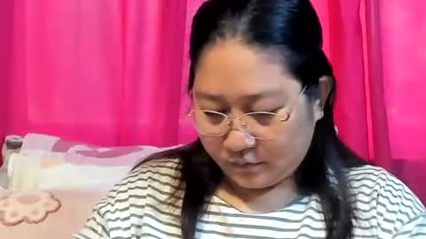 Snapshot of sweetpilipina88 chatting on 06/17/26, 09:49 MIA online show from 06/17/26, 09:49