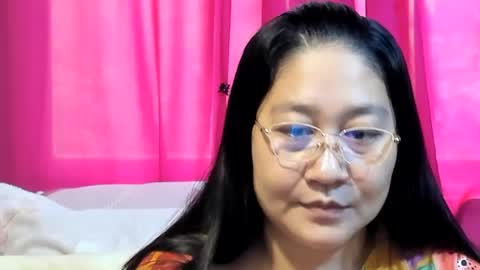 Snapshot of sweetpilipina88 chatting on 07/01/26, 12:01 MIA online show from 07/01/26, 12:01