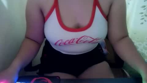 Snapshot of sweetpussysweat19 chatting on 10/22/25, 09:20 sweetpussysweat19 online show from 10/22/25, 09:20