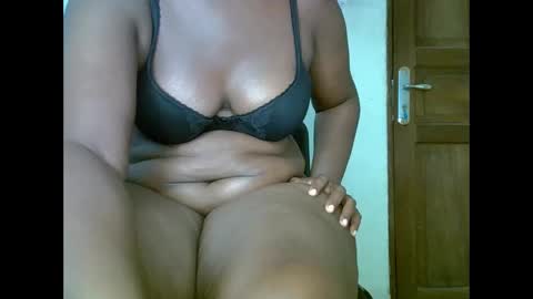 Snapshot of sweetrenne chatting on 01/27/25, 08:40 sweetrenne online show from 01/27/25, 08:40