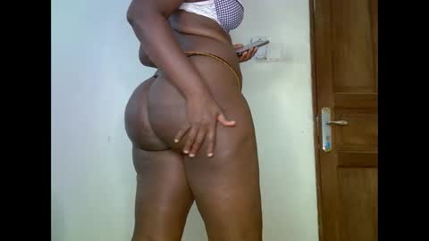 Snapshot of sweetrenne chatting on 02/05/25, 11:34 sweetrenne online show from 02/05/25, 11:34