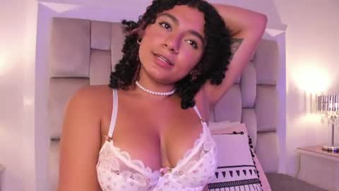Snapshot of sweets_one chatting on 06/20/26, 04:15 sweets one online show from 06/20/26, 04:15