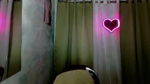 Snapshot of sweetsassyvv chatting on 10/01/25, 01:11 sweetsassyvv online show from 10/01/25, 01:11