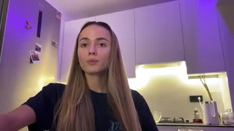 Snapshot of sweetsatalana chatting on 01/09/26, 10:00 sweetsatalana online show from 01/09/26, 10:00