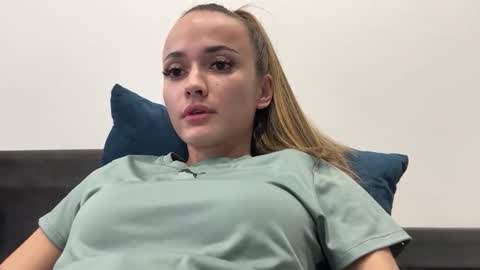 Snapshot of sweetsatalana chatting on 04/04/26, 03:20 sweetsatalana online show from 04/04/26, 03:20