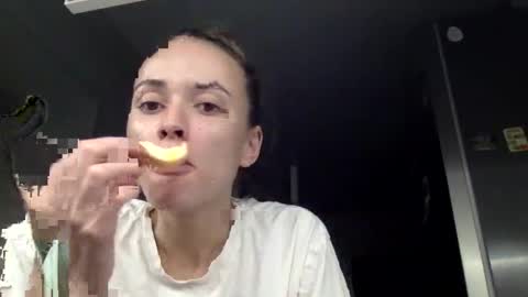 Snapshot of sweetsatalana chatting on 05/26/26, 11:23 sweetsatalana online show from 05/26/26, 11:23