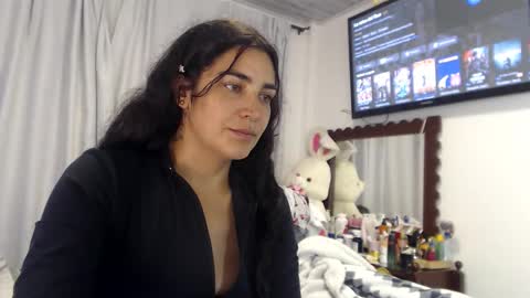 Snapshot of sweetsmile28 chatting on 01/15/26, 02:05 Dianis online show from 01/15/26, 02:05