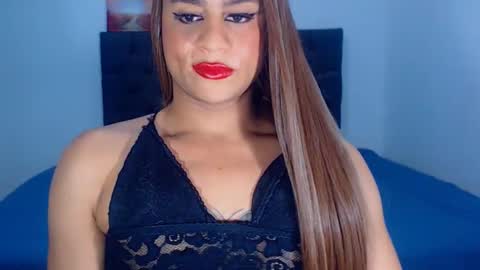 Snapshot of sweetsofiats chatting on 09/16/25, 02:12 SOFIA online show from 09/16/25, 02:12