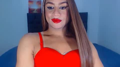 Snapshot of sweetsofiats chatting on 10/20/25, 07:03 SOFIA online show from 10/20/25, 07:03