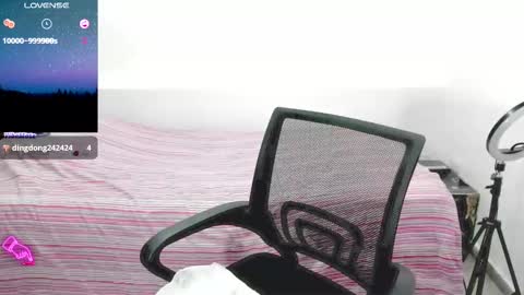 Snapshot of sweetsquirtx23 chatting on 02/16/25, 05:15 lili online show from 02/16/25, 05:15